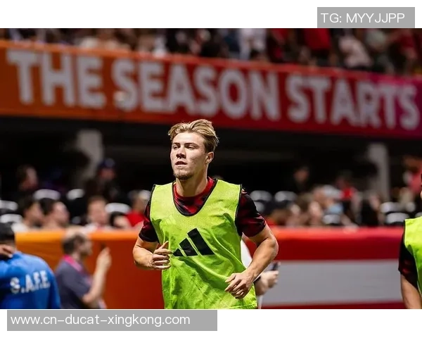 曼晚：霍伊伦很想留在曼联，但为了世界杯他的态度改变了