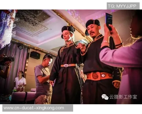 最强“亲友团”搭台!这场运动交际主打一个“松懈感” 最强“亲友团”搭台!这场运动交际主打一个“松懈感”